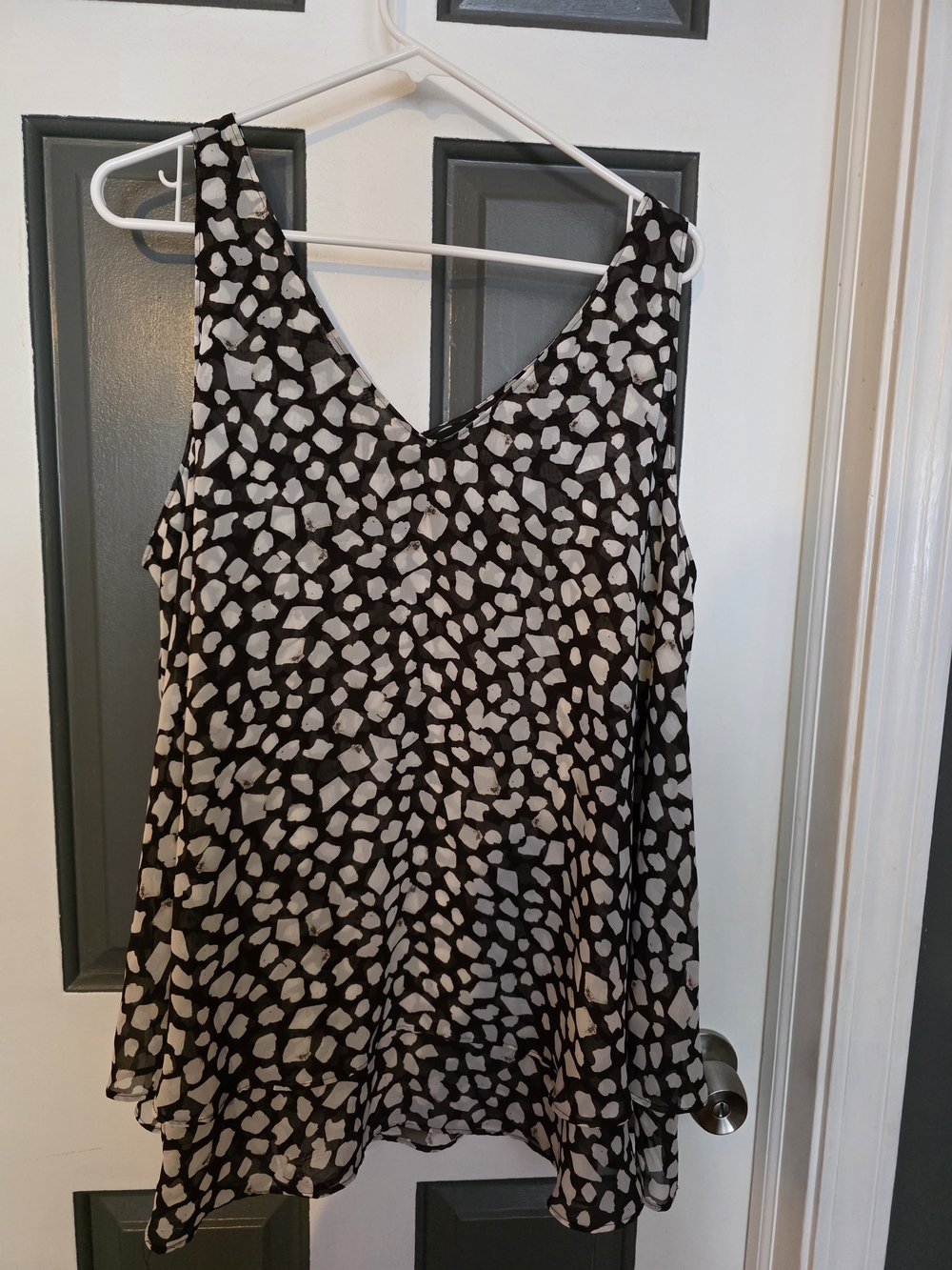 Lane Bryant Brown/gray and White Abstract Print V-Neck Camisole